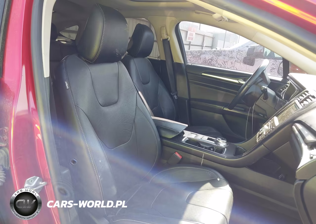 2020 Ford Fusion Hybrid Titanium VIN:3FA6P0RU4LR141529 - 18