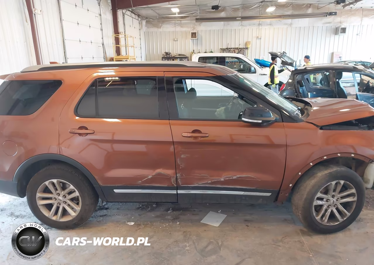 2017 Ford Explorer Xlt VIN:1FM5K7D88HGB15307 - 12
