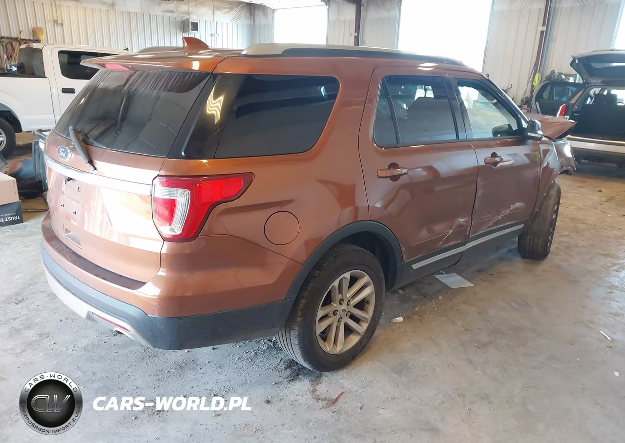 2017 Ford Explorer Xlt VIN:1FM5K7D88HGB15307 - 4