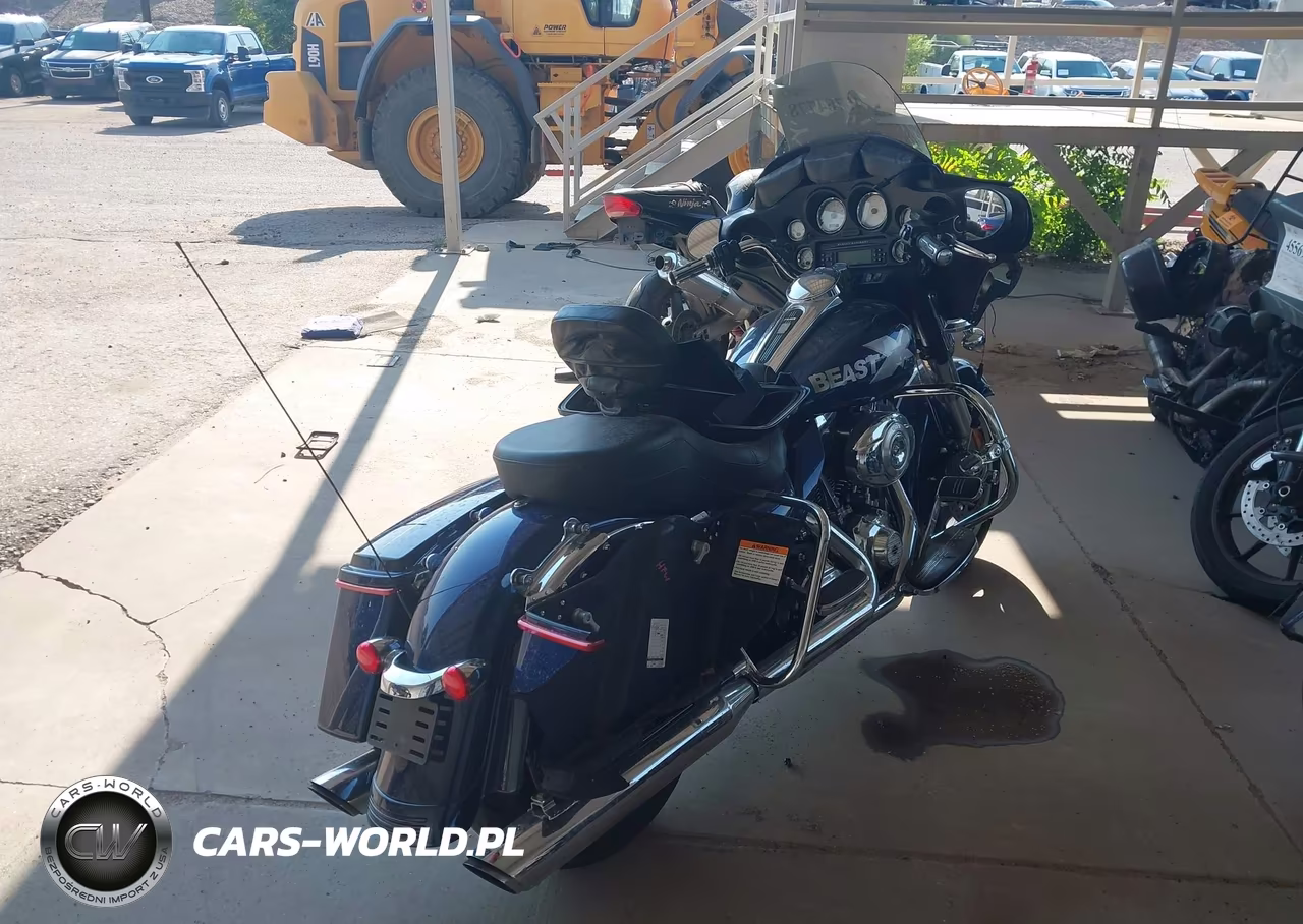 2012 Harley-Davidson Flhx Street Glide VIN:1HD1KBM18CB636945 - 4