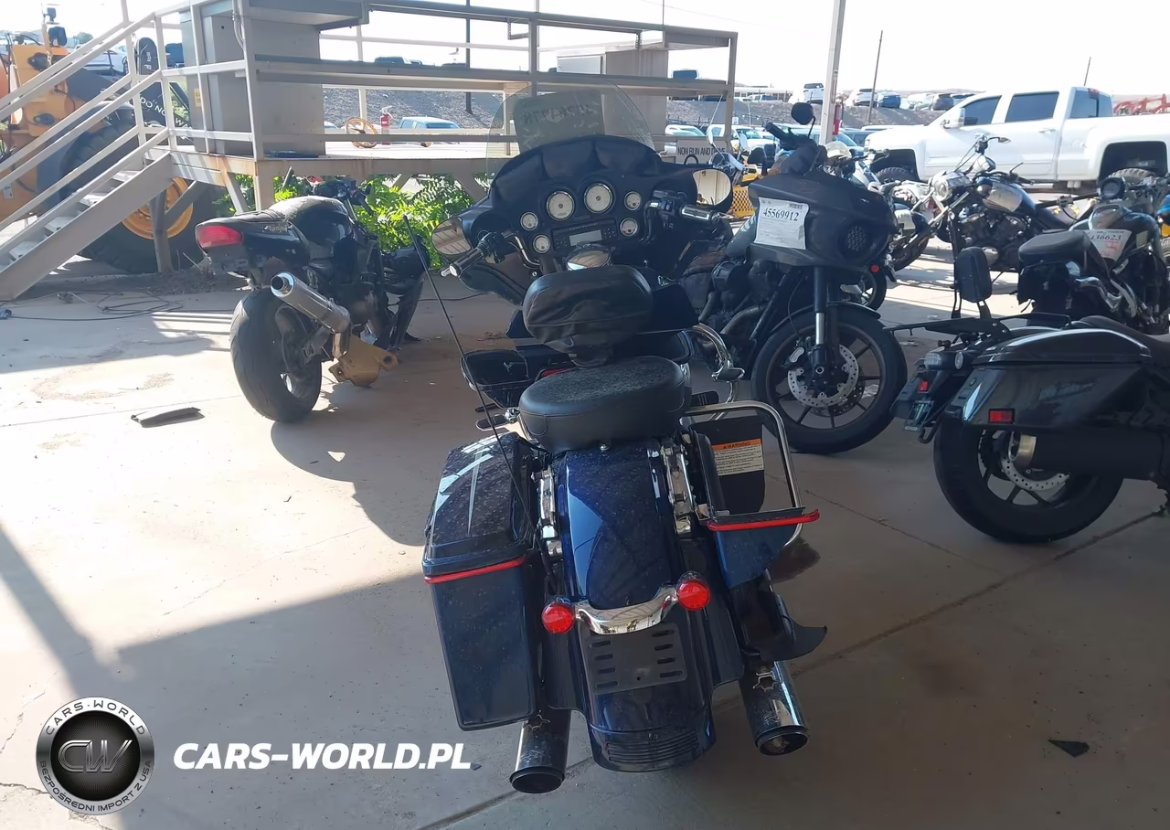 2012 Harley-Davidson Flhx Street Glide VIN:1HD1KBM18CB636945 - 6