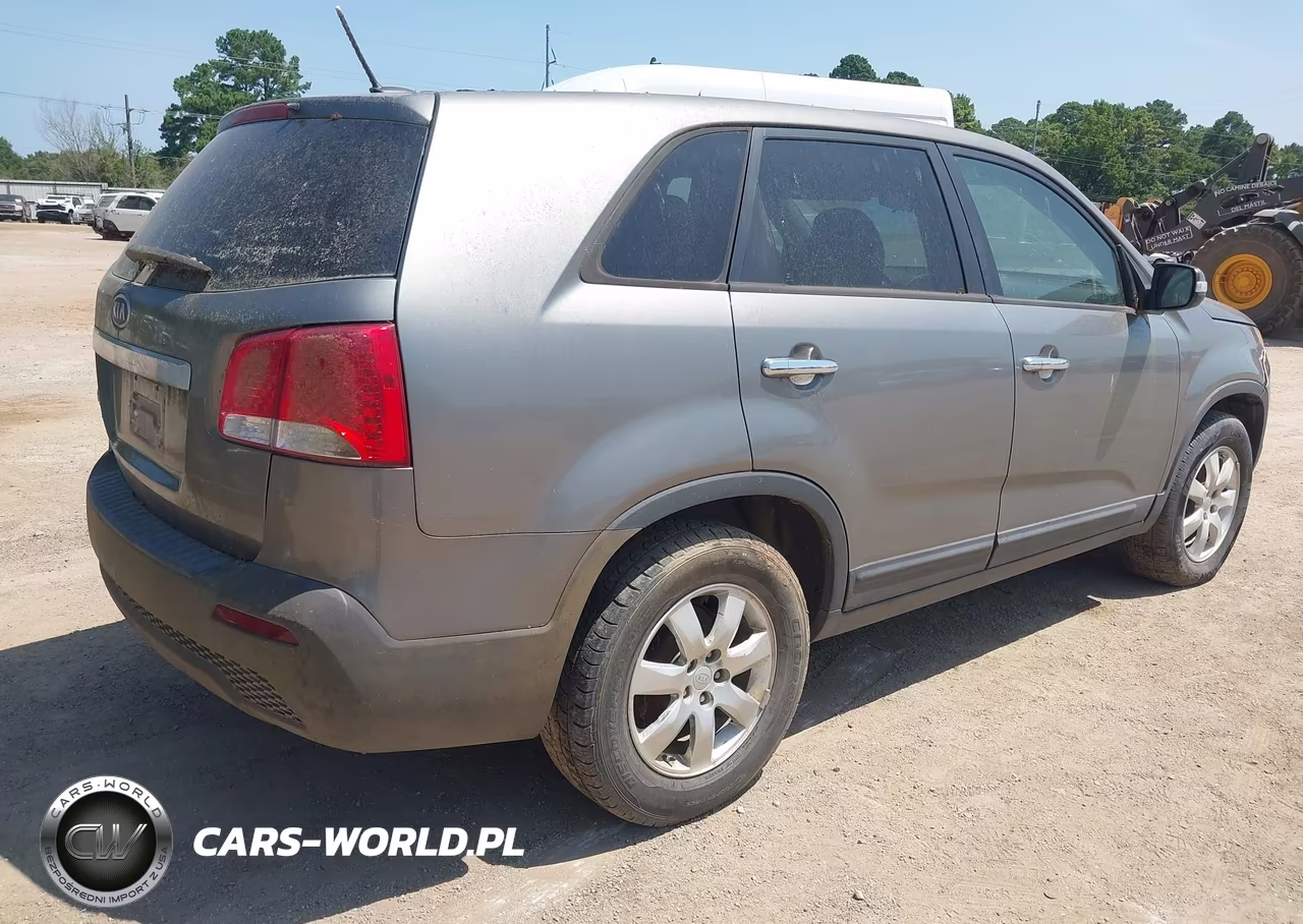 2012 Kia Sorento Lx VIN:5XYKT3A15CG199425 - 4