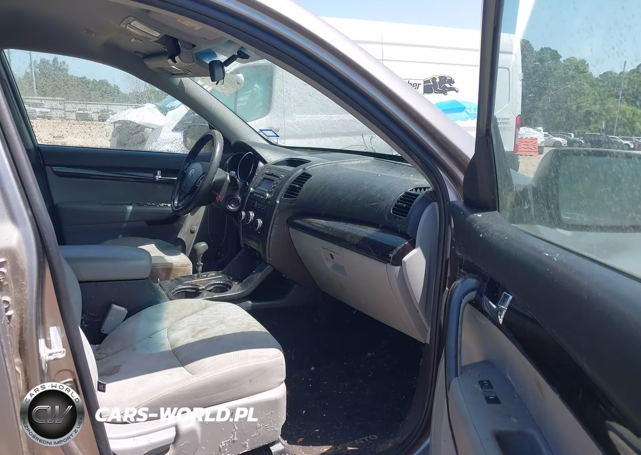 2012 Kia Sorento Lx VIN:5XYKT3A15CG199425 - 5