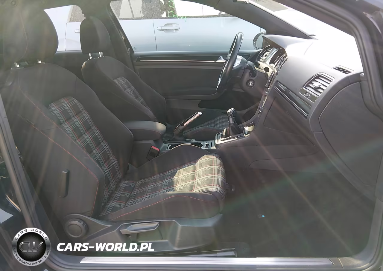 2015 Volkswagen Golf Gti 2.0T S W-Performance Package 2-Door VIN:3VWY47AU1FM056016 - 5