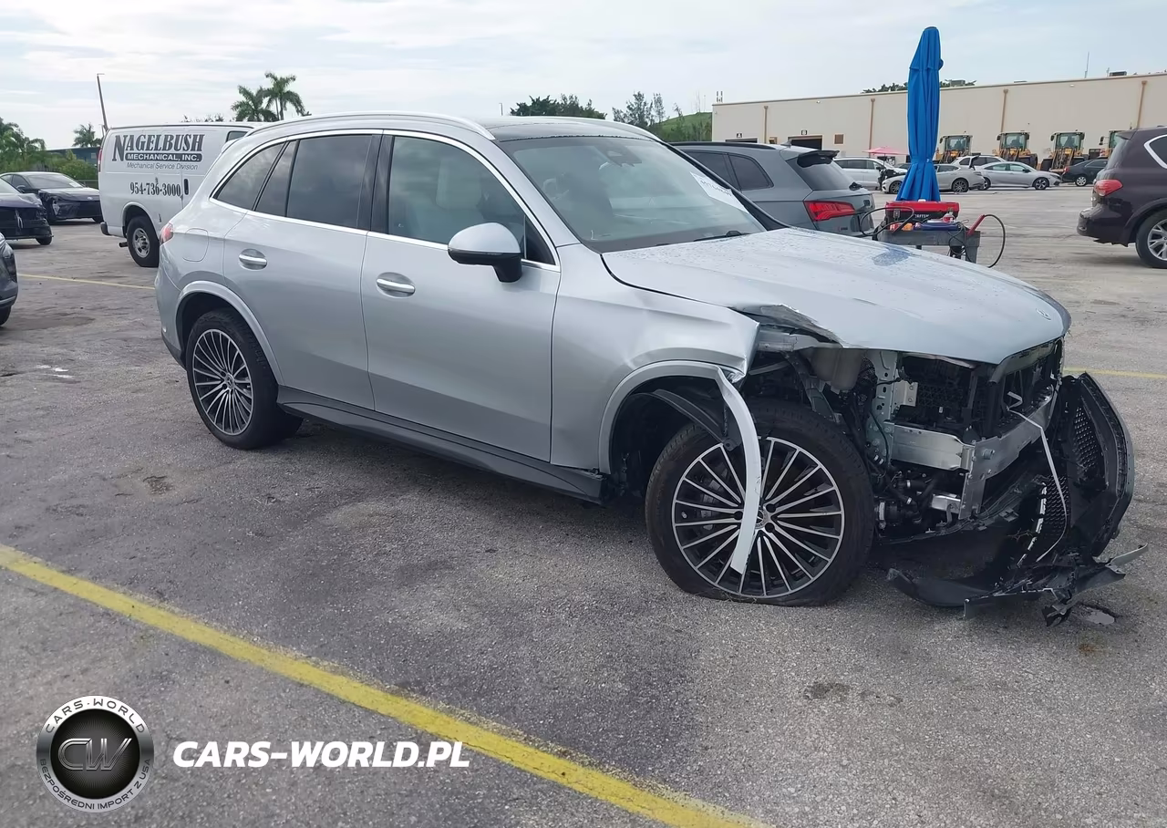 2026 Mercedes-Benz Glc 300 Suv – zdjęcie 1 z 16