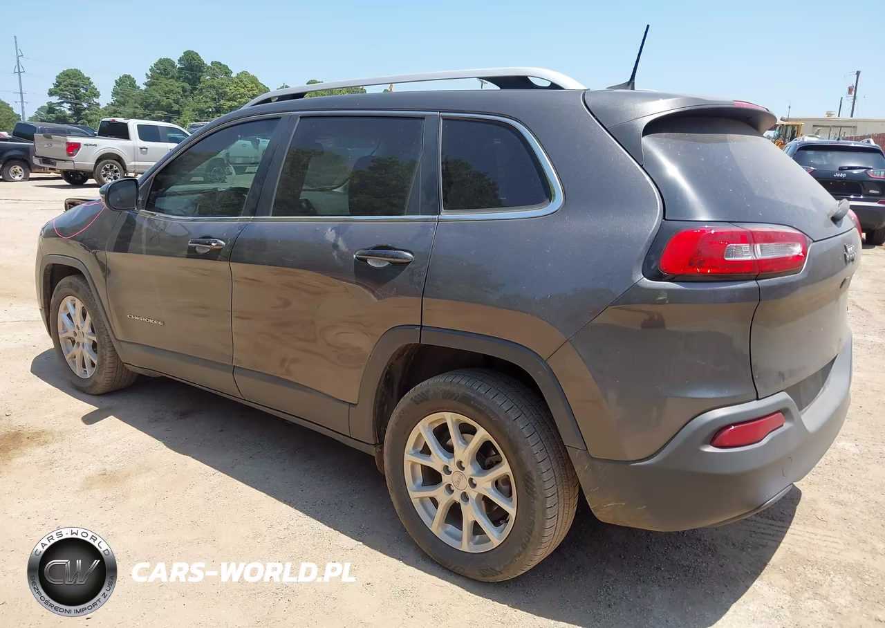 2018 Jeep Cherokee Latitude Plus Fwd VIN:1C4PJLLB2JD552913 - 3