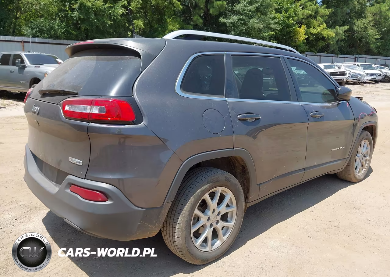 2018 Jeep Cherokee Latitude Plus Fwd VIN:1C4PJLLB2JD552913 - 4