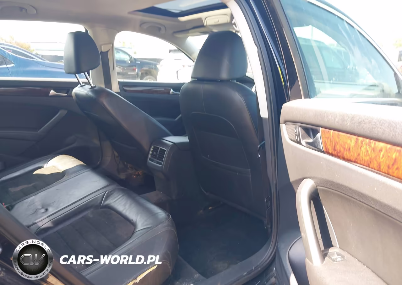 2013 Volkswagen Passat 2.5L Sel Premium VIN:1VWCH7A38DC043087 - 8