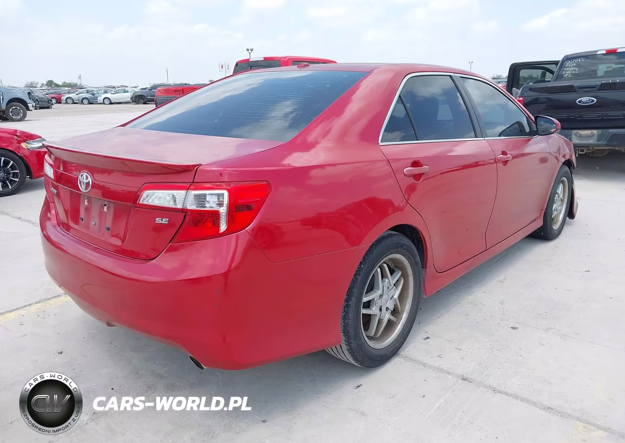 2014 Toyota Camry Se VIN:4T1BF1FK5EU856606 - 4