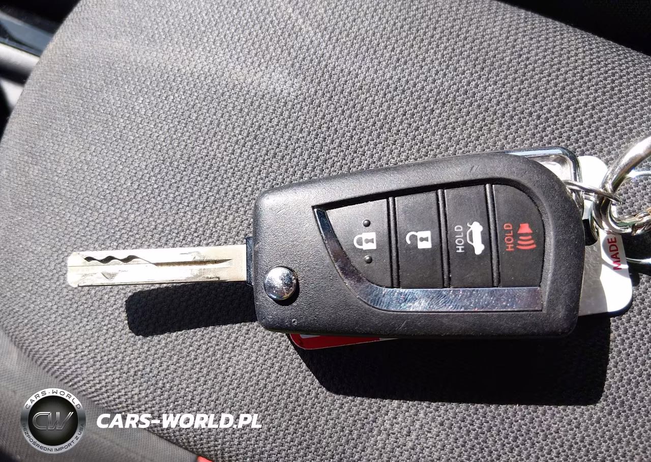 2021 Toyota Corolla Le VIN:JTDEPMAE2MJ178365 - 11