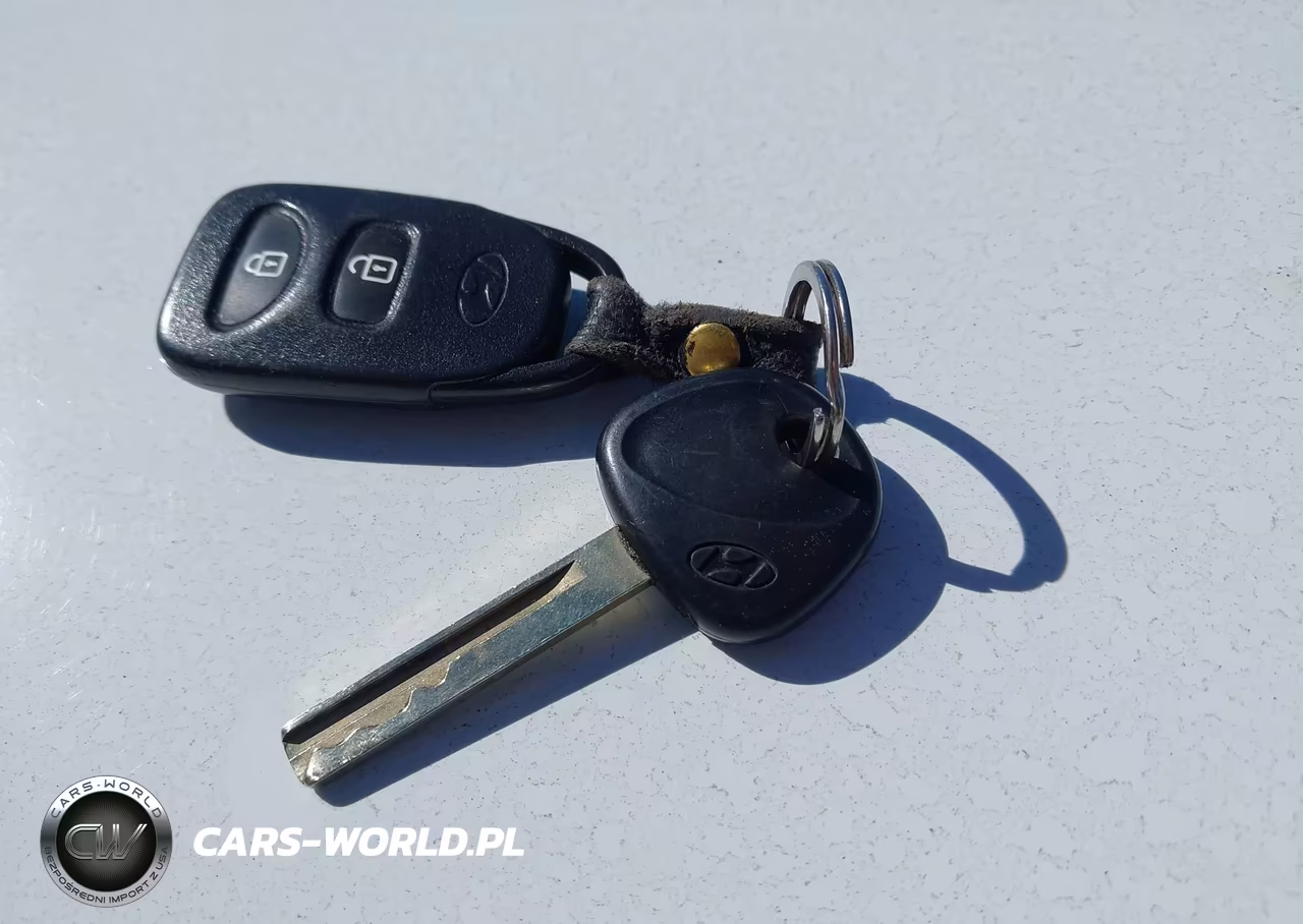 2013 Hyundai Accent Gls VIN:KMHCT4AE0DU368324 - 11