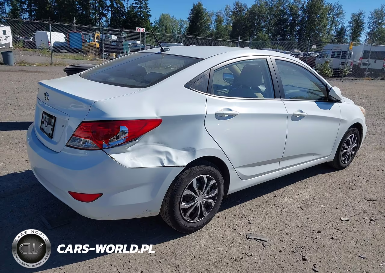 2013 Hyundai Accent Gls VIN:KMHCT4AE0DU368324 - 4