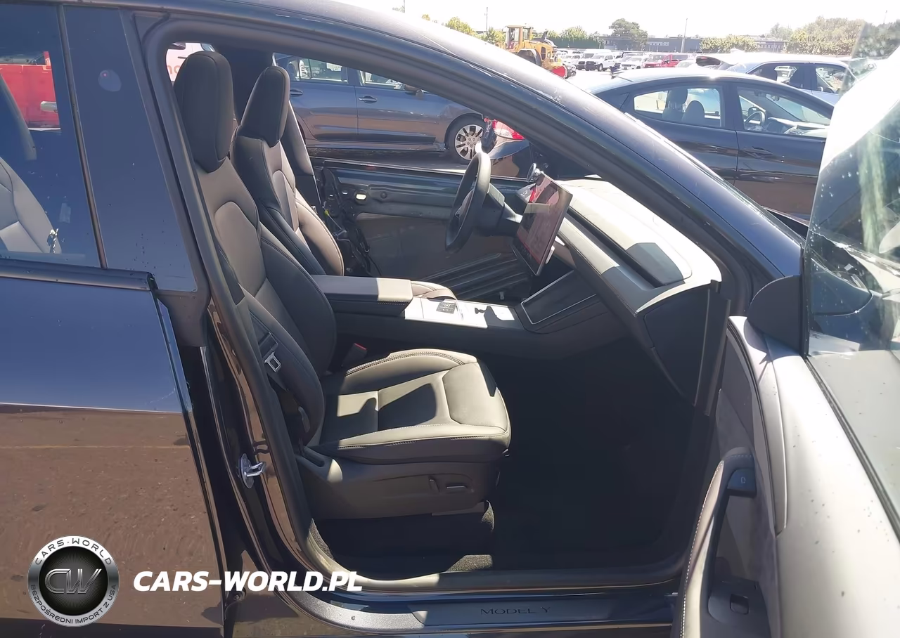 2026 Tesla Model Y All-Wheel Drive-Long Range Launch Series-Premium All-Wheel Drive VIN:7SAYGDEE4TF604024 - 5