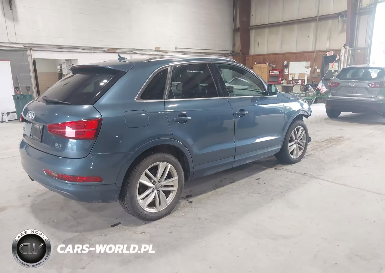 2018 Audi Q3 2.0T Premium VIN:WA1JCCFSXJR011178 - 4