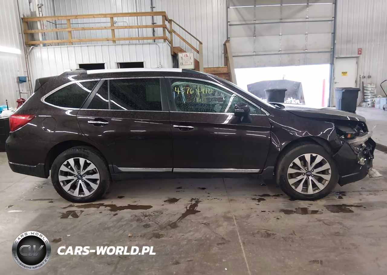2017 Subaru Outback 3.6R Touring VIN:4S4BSETC1H3263853 - 14