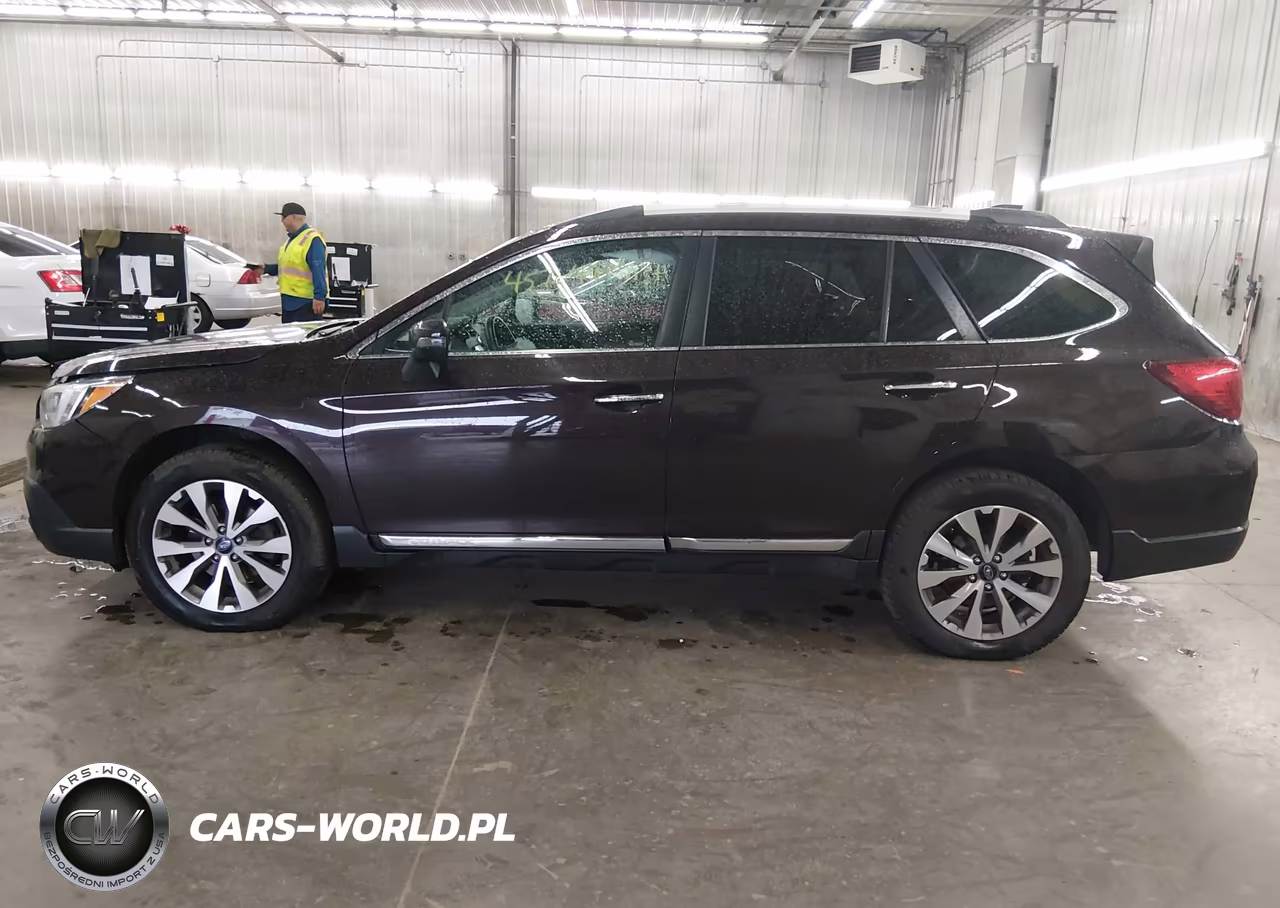 2017 Subaru Outback 3.6R Touring VIN:4S4BSETC1H3263853 - 15