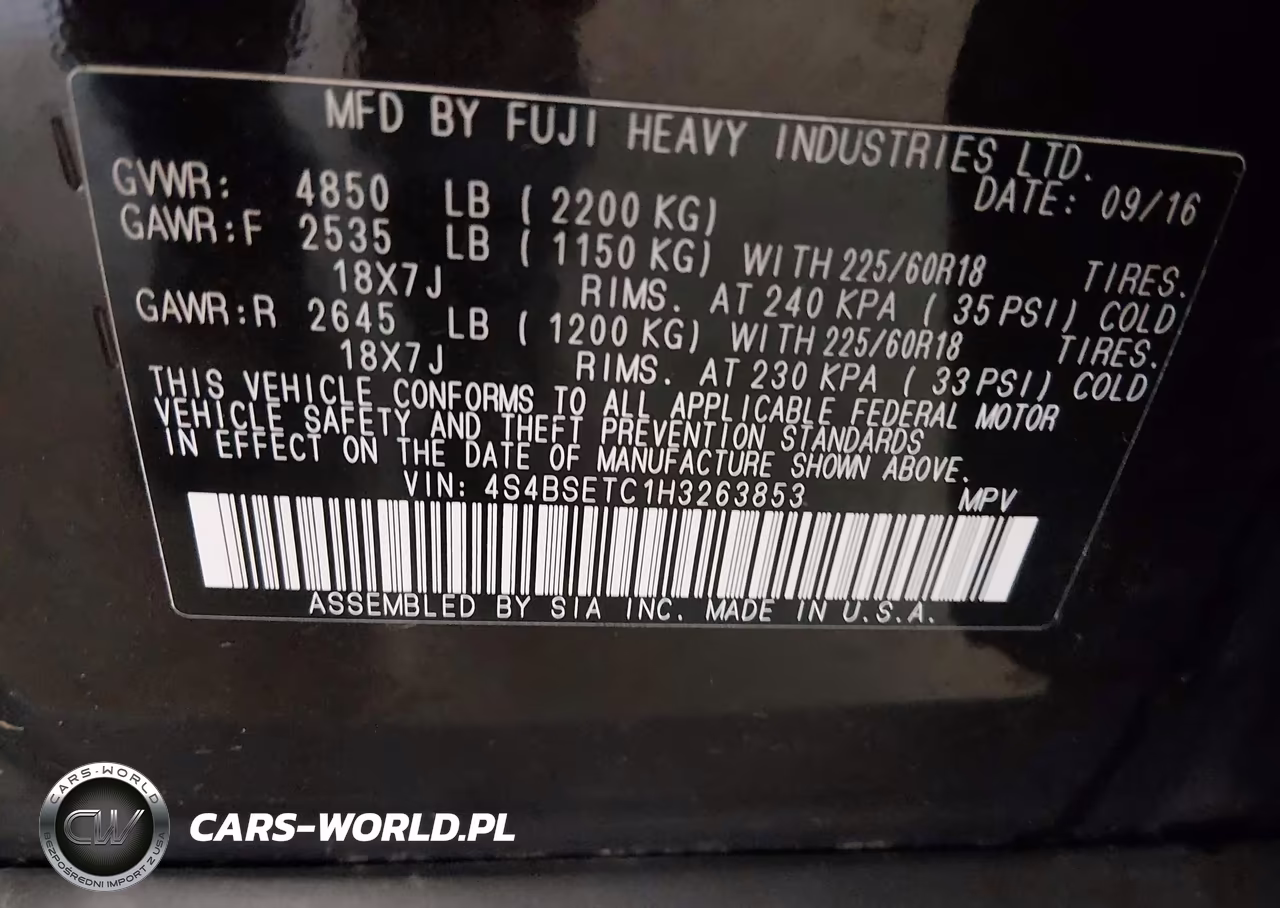 2017 Subaru Outback 3.6R Touring VIN:4S4BSETC1H3263853 - 9