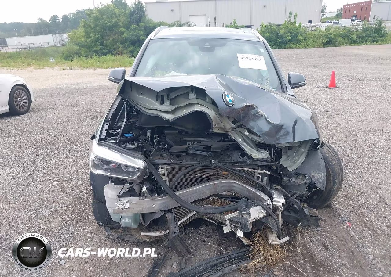 2018 BMW X1 Sdrive28I VIN:WBXHU7C33J5L08812 - 11