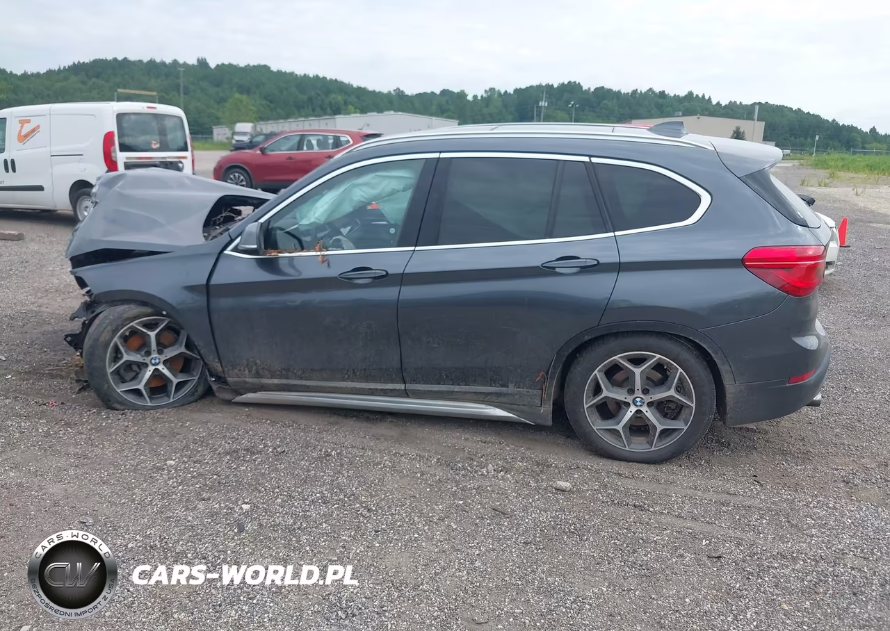 2018 BMW X1 Sdrive28I VIN:WBXHU7C33J5L08812 - 13