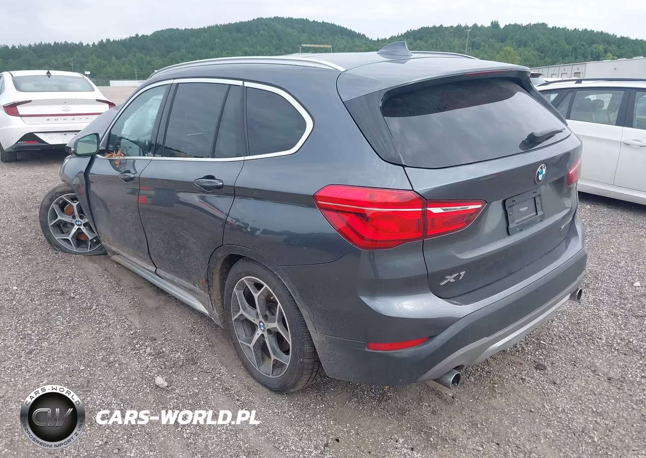 2018 BMW X1 Sdrive28I VIN:WBXHU7C33J5L08812 - 3
