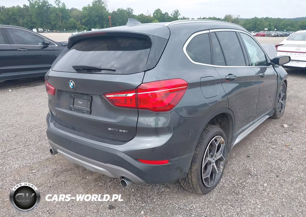 2018 BMW X1 Sdrive28I VIN:WBXHU7C33J5L08812 - 4