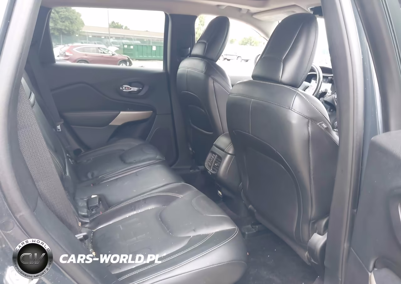 2018 Jeep Cherokee Limited 4X4 VIN:1C4PJMDB0JD569424 - 8