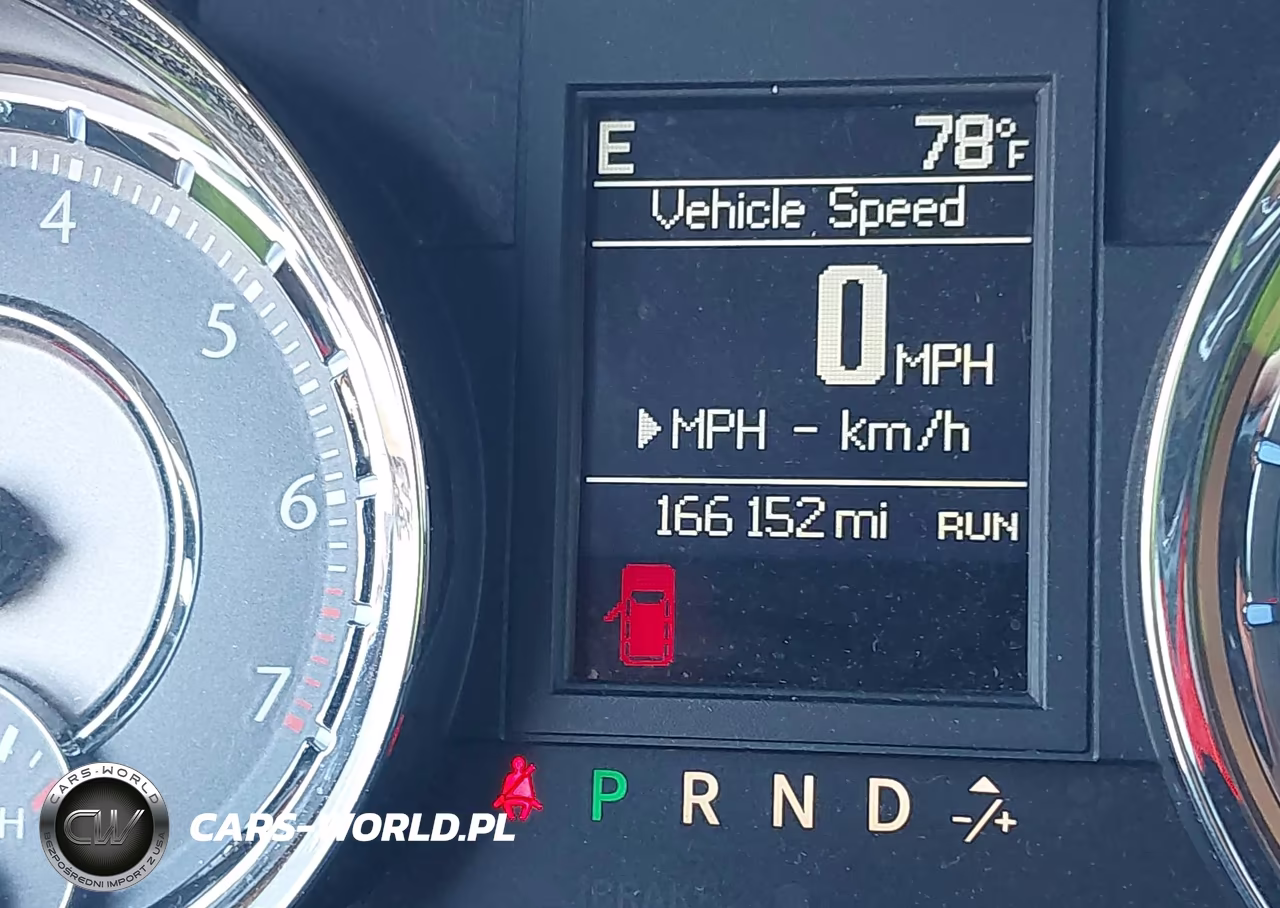 2015 Chrysler Town & Country S VIN:2C4RC1HG3FR655872 - 15