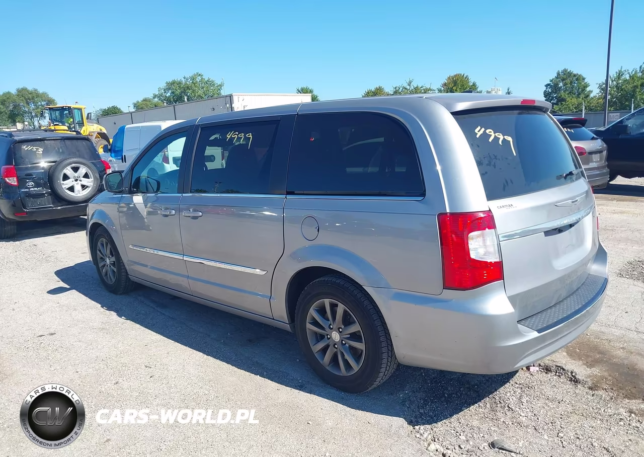 2015 Chrysler Town & Country S VIN:2C4RC1HG3FR655872 - 3