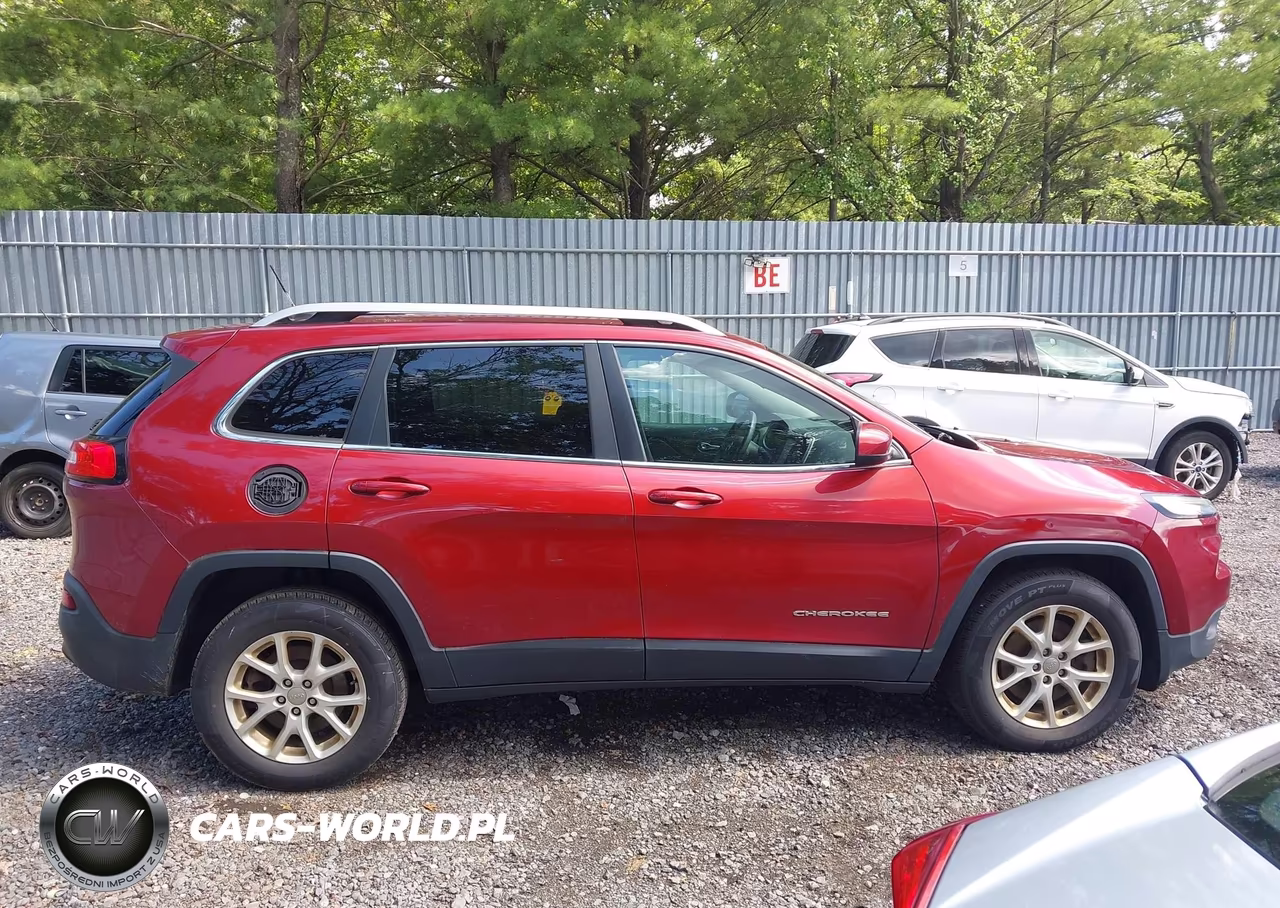 2015 Jeep Cherokee Latitude VIN:1C4PJMCB7FW588971 - 13