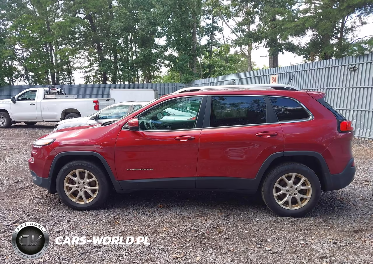 2015 Jeep Cherokee Latitude VIN:1C4PJMCB7FW588971 - 14