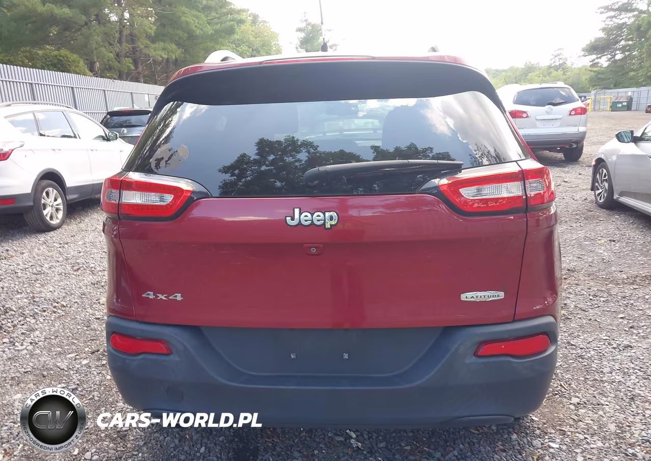 2015 Jeep Cherokee Latitude VIN:1C4PJMCB7FW588971 - 16