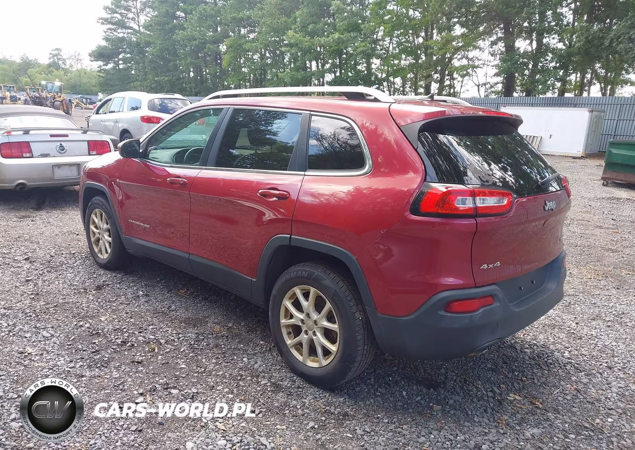 2015 Jeep Cherokee Latitude VIN:1C4PJMCB7FW588971 - 3
