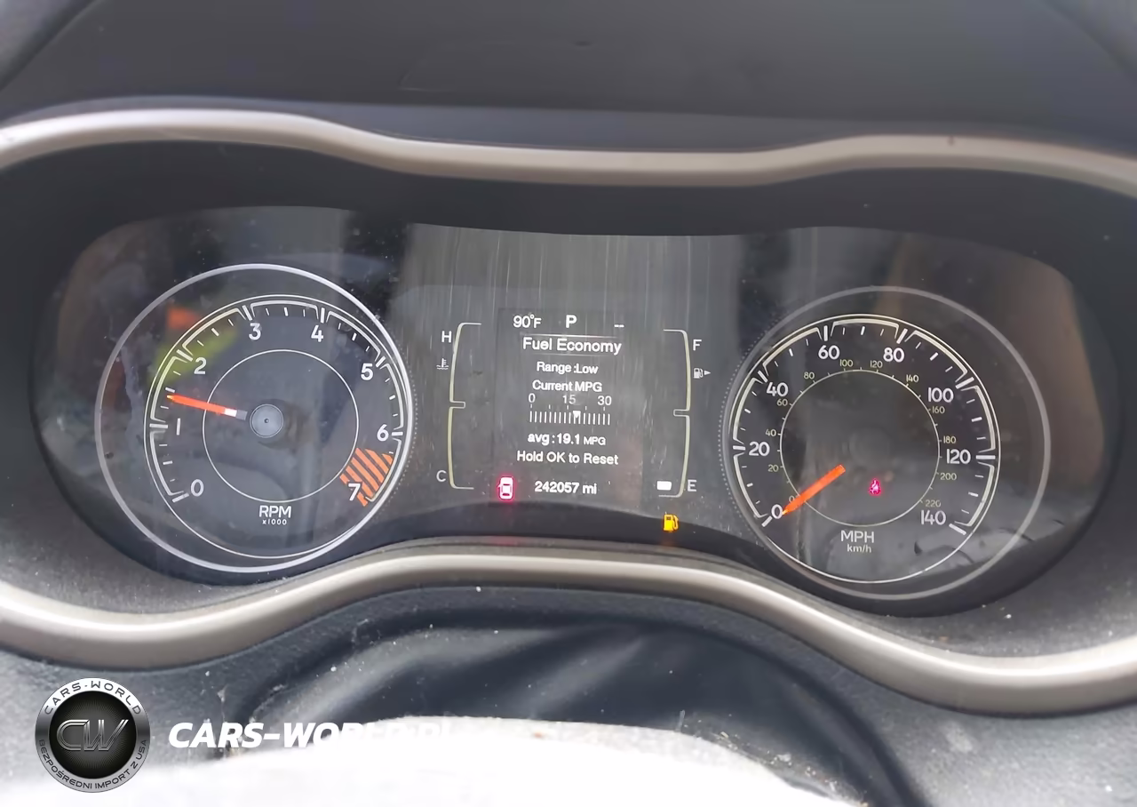 2015 Jeep Cherokee Latitude VIN:1C4PJMCB7FW588971 - 7