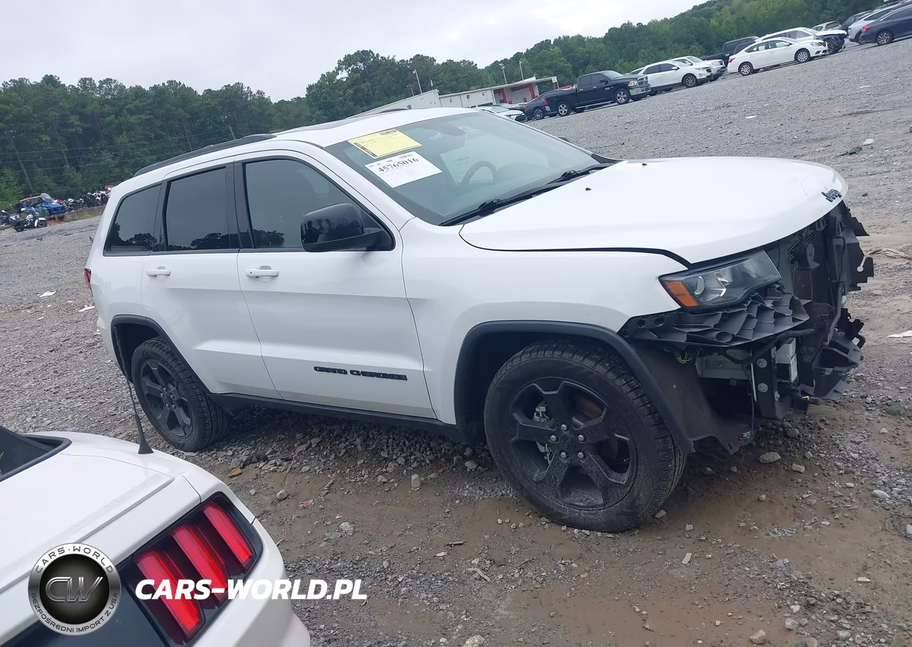 2018 Jeep Grand Cherokee Upland 4X4 VIN:1C4RJFAG0JC500758 - 14