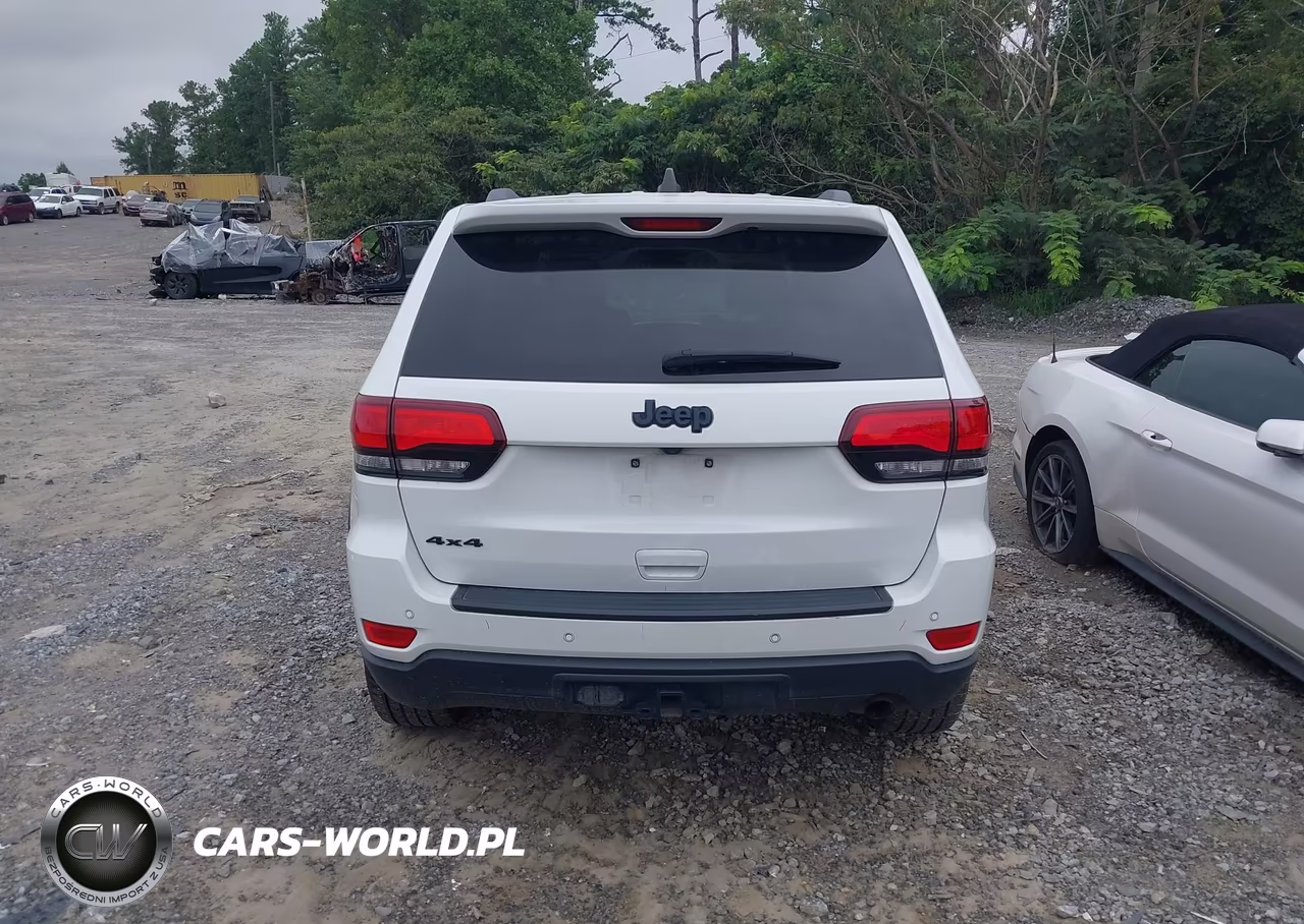 2018 Jeep Grand Cherokee Upland 4X4 VIN:1C4RJFAG0JC500758 - 17