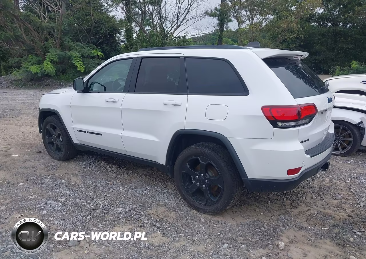 2018 Jeep Grand Cherokee Upland 4X4 VIN:1C4RJFAG0JC500758 - 3