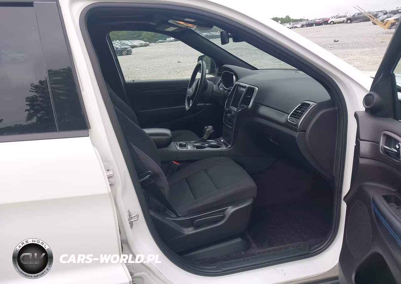 2018 Jeep Grand Cherokee Upland 4X4 VIN:1C4RJFAG0JC500758 - 5