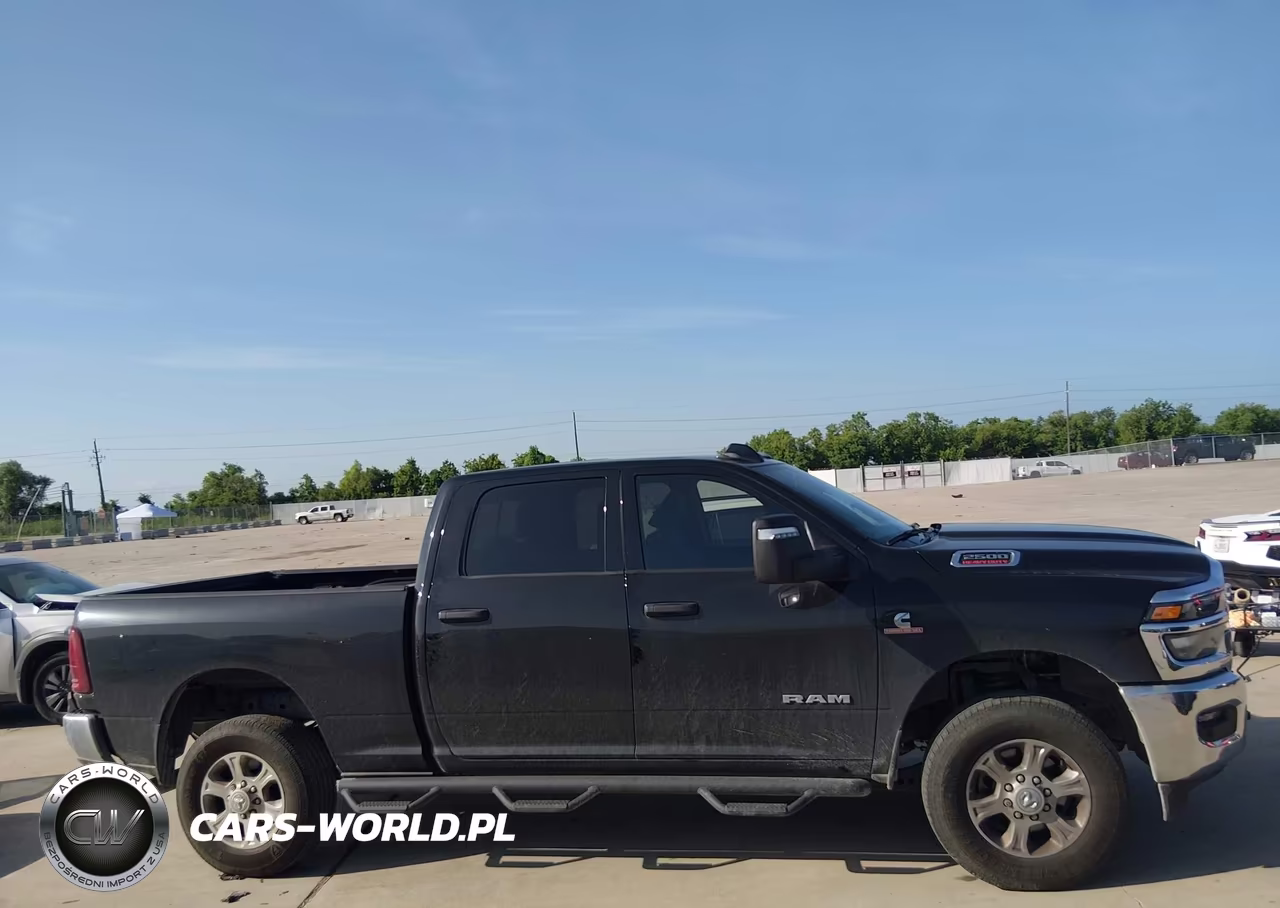 2025 Ram 2500 VIN:3C6UR5DL8SG555812 - 13