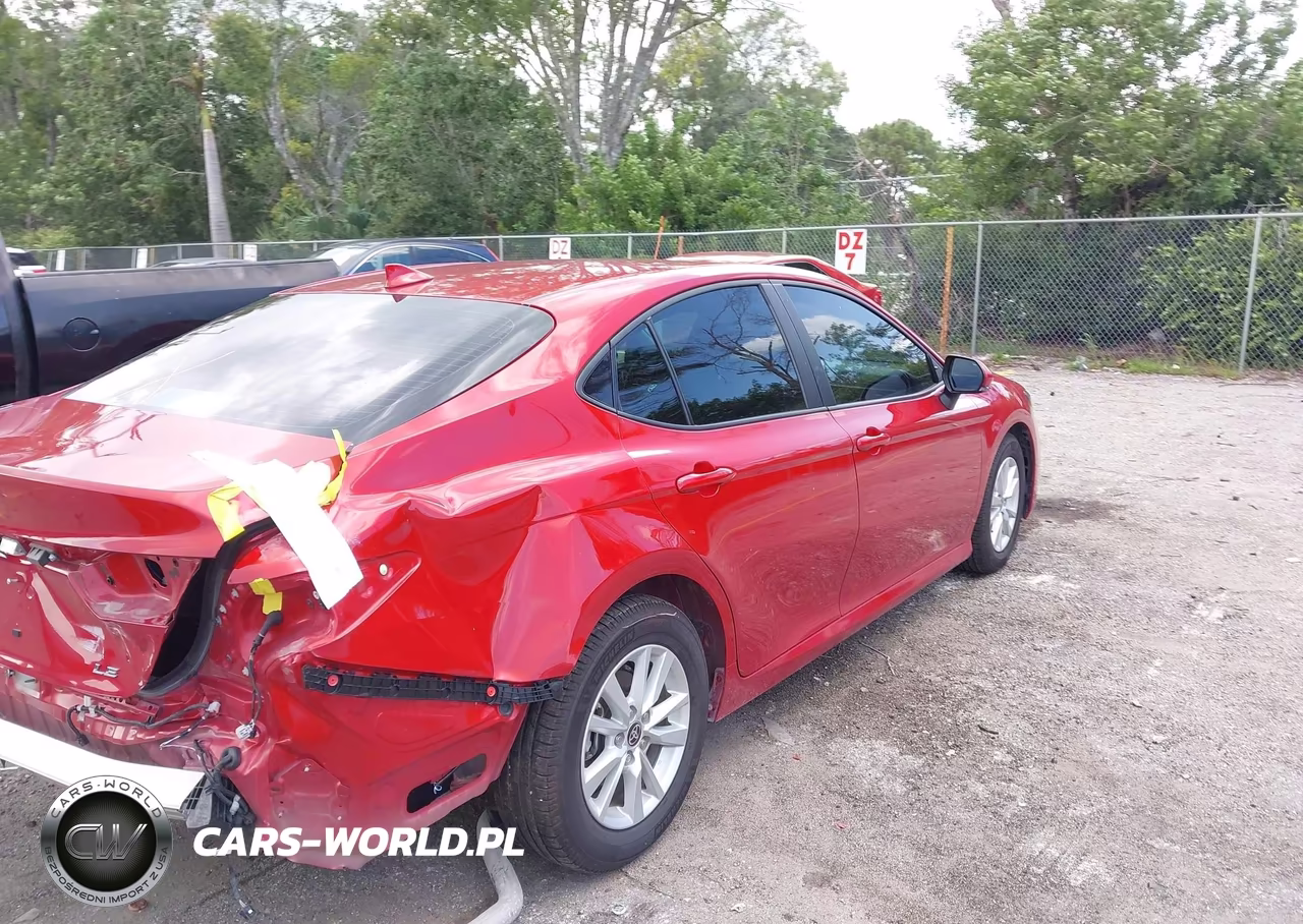 2025 Toyota Camry Le VIN:4T1DAACK5SU107683 - 19