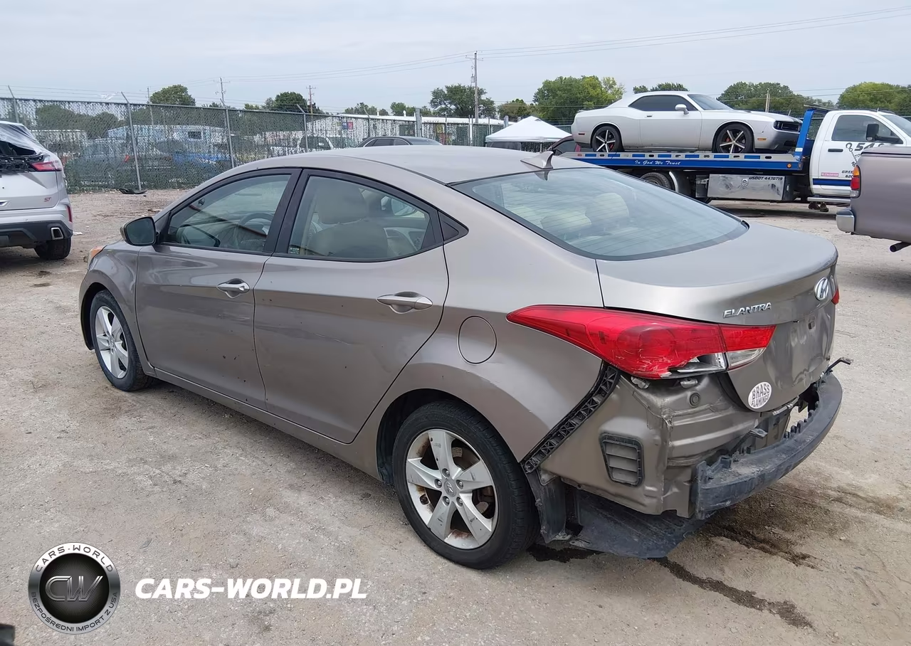 2013 Hyundai Elantra Gls VIN:5NPDH4AE4DH368539 - 3