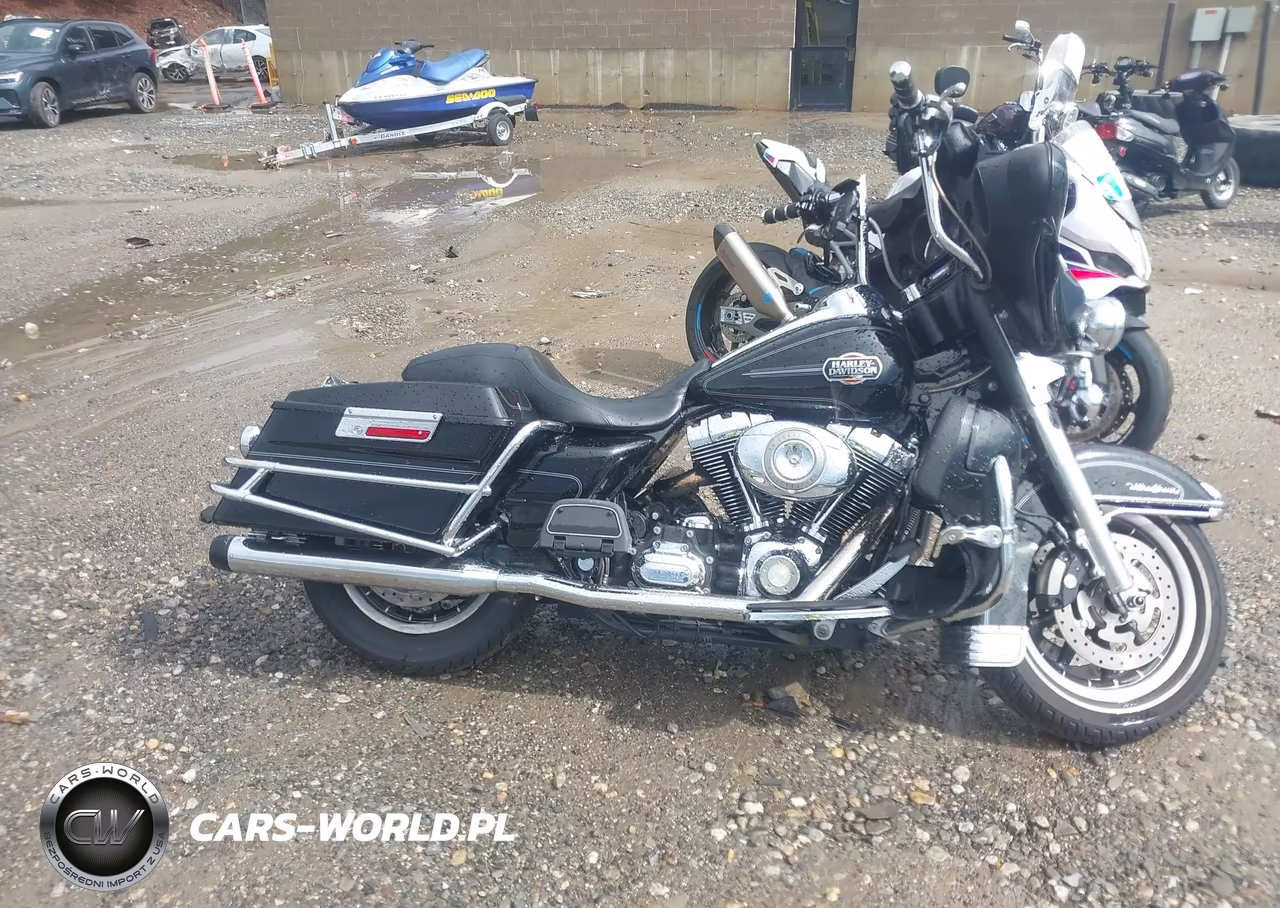 2008 Harley-Davidson Flhtcui VIN:1HD1FC4148Y704964 - 12
