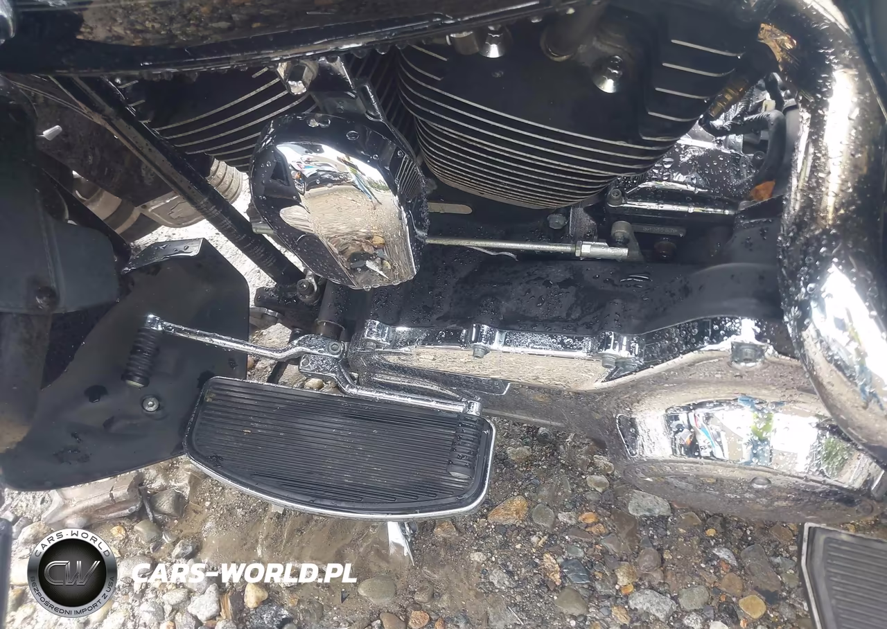 2008 Harley-Davidson Flhtcui VIN:1HD1FC4148Y704964 - 9