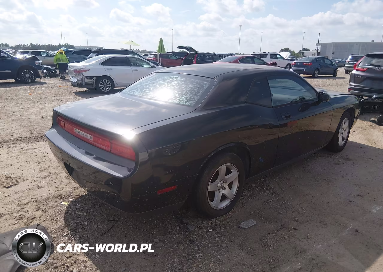 2010 Dodge Challenger Se VIN:2B3CJ4DV6AH208745 - 4