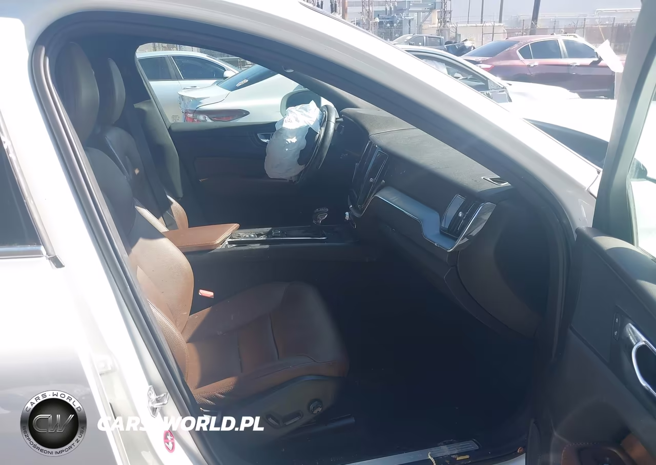 2018 Volvo Xc60 T5 Momentum VIN:YV4102RK4J1042605 - 5