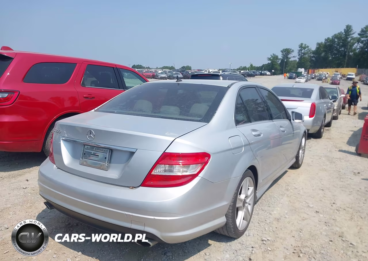 2011 Mercedes-Benz C 300 Luxury-Sport VIN:WDDGF5EB5BR133698 - 4