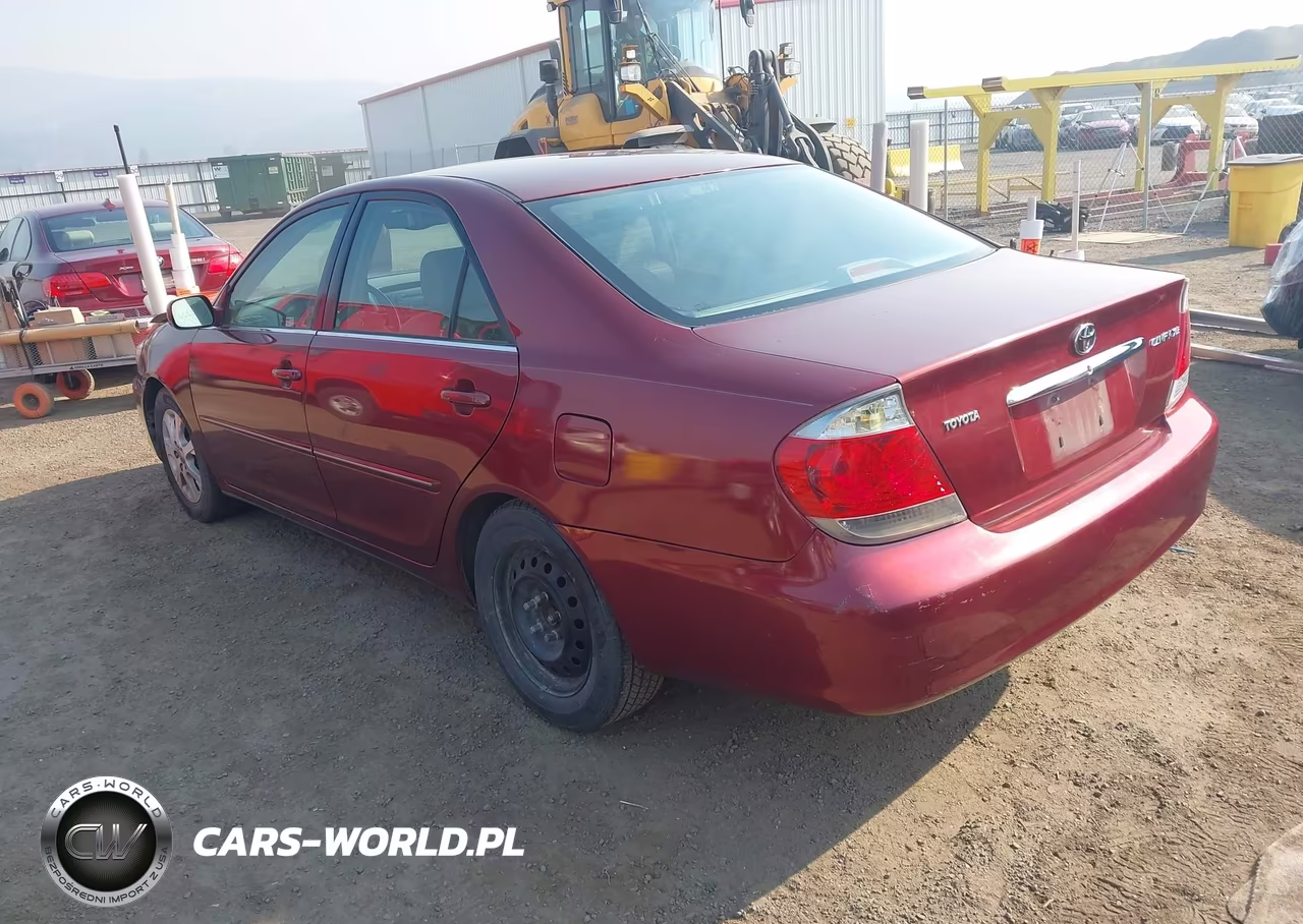 2005 Toyota Camry Xle VIN:4T1BE30KX5U396916 - 3