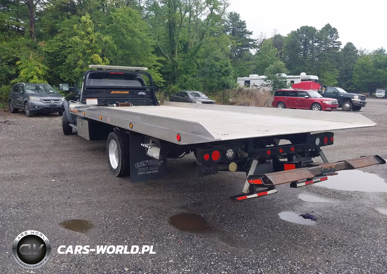 2015 Ram 5500 Chassis Tradesman-Slt VIN:3C7WRNDL5FG629441 - 3