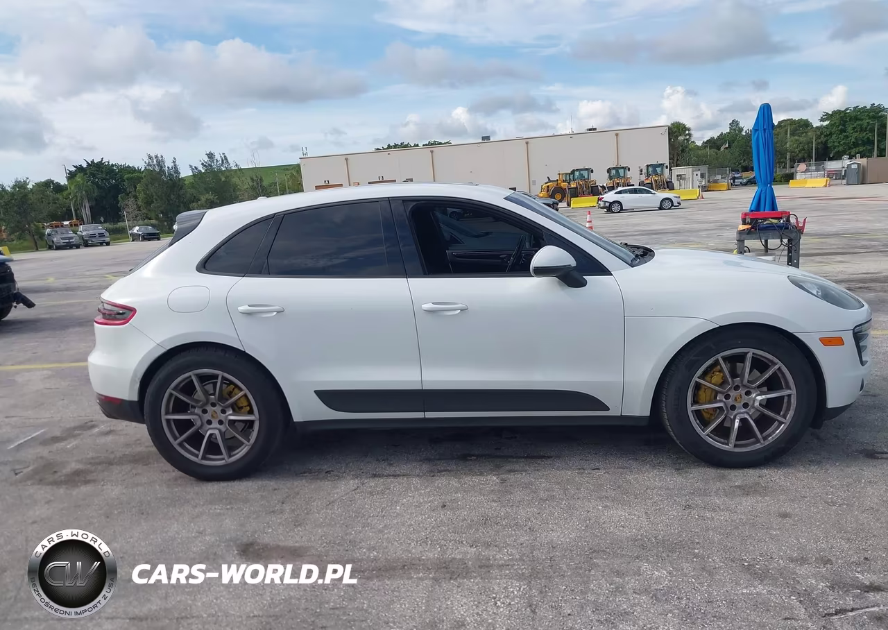 2016 Porsche Macan S VIN:WP1AB2A58GLB47663 - 13