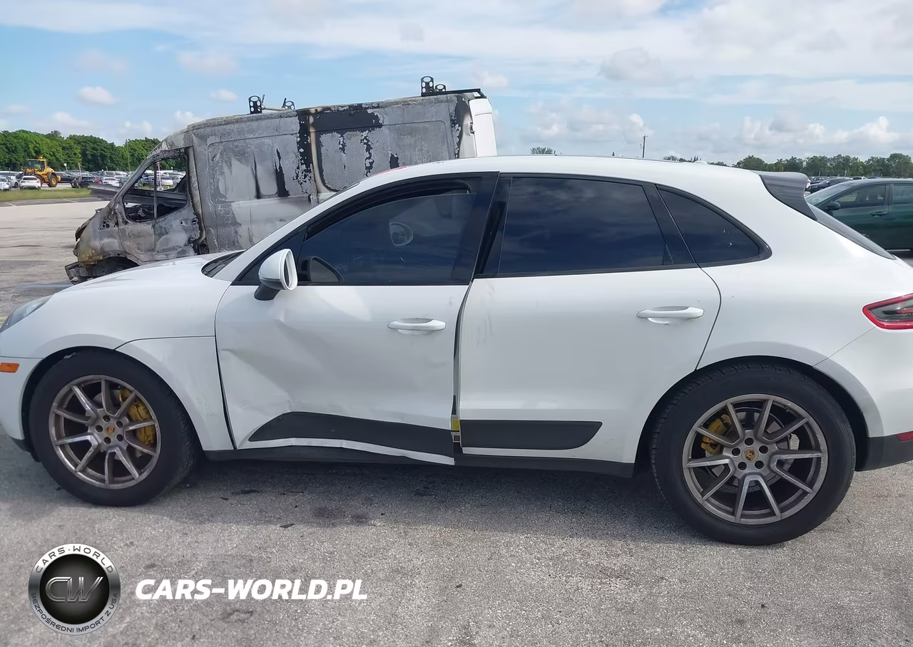 2016 Porsche Macan S VIN:WP1AB2A58GLB47663 - 14