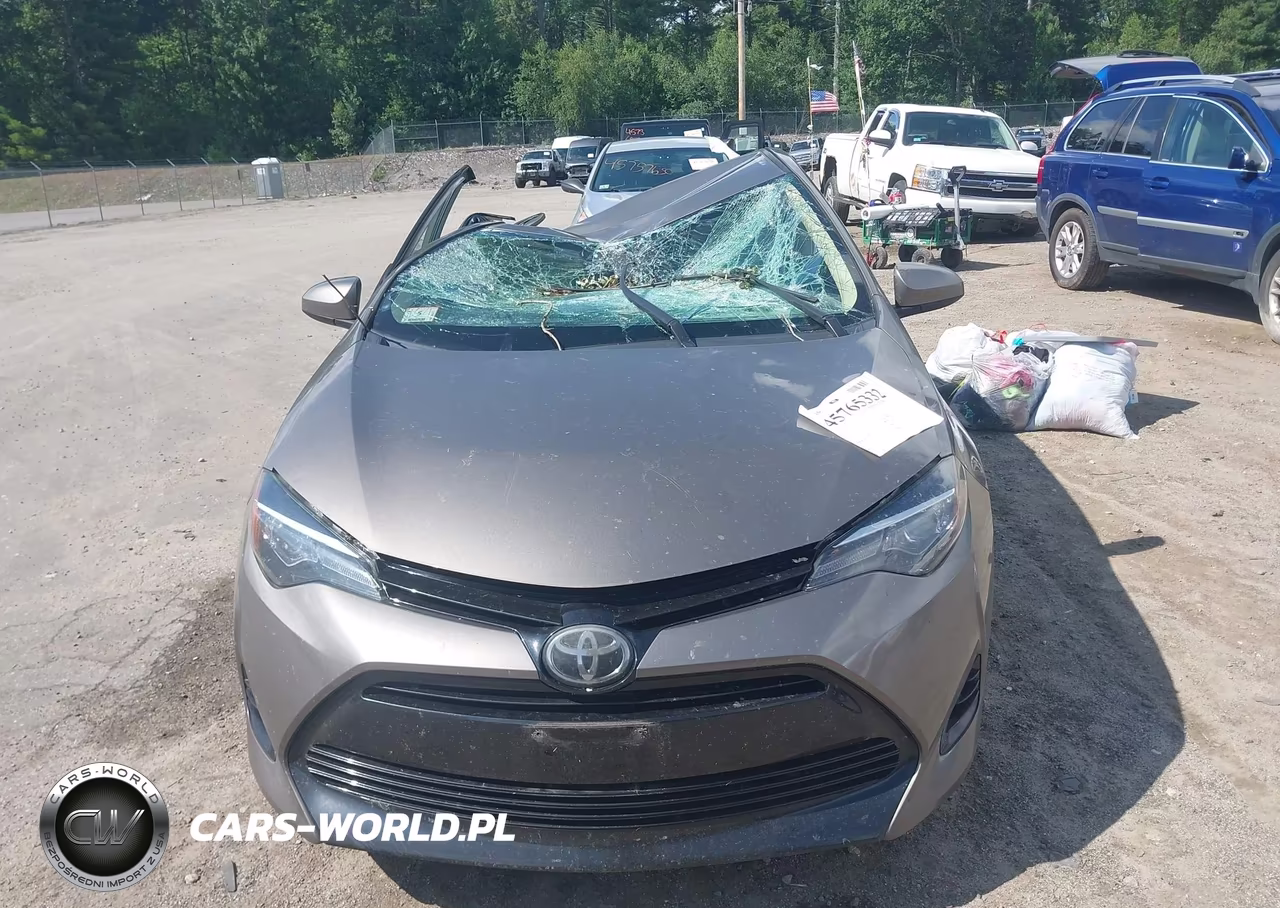 2018 Toyota Corolla Le VIN:2T1BURHE9JC015329 - 18